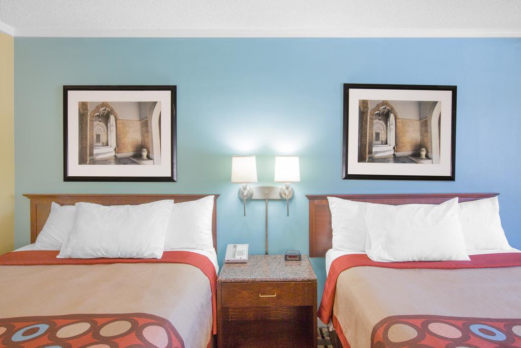 Super 8 By Wyndham Jasper Hotel Bilik gambar